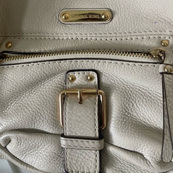 Used Michael Kors bag. - Picture 2 of 5
